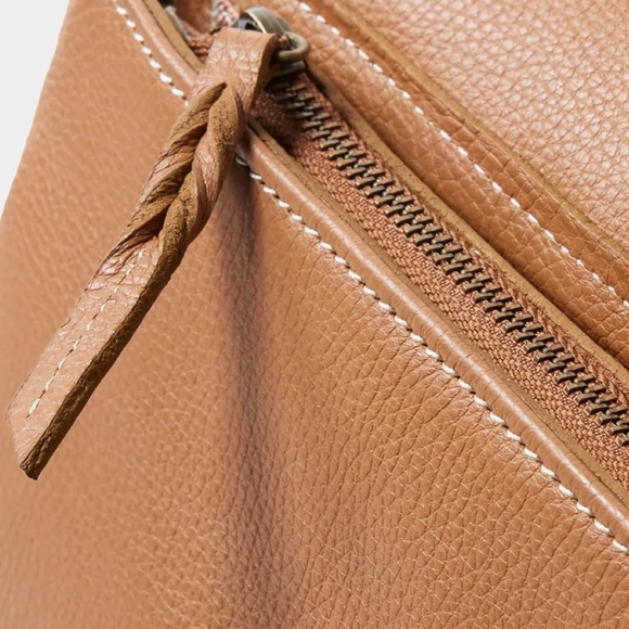 Oughton Paddock Convertible Backpack - Picture 13 of 16